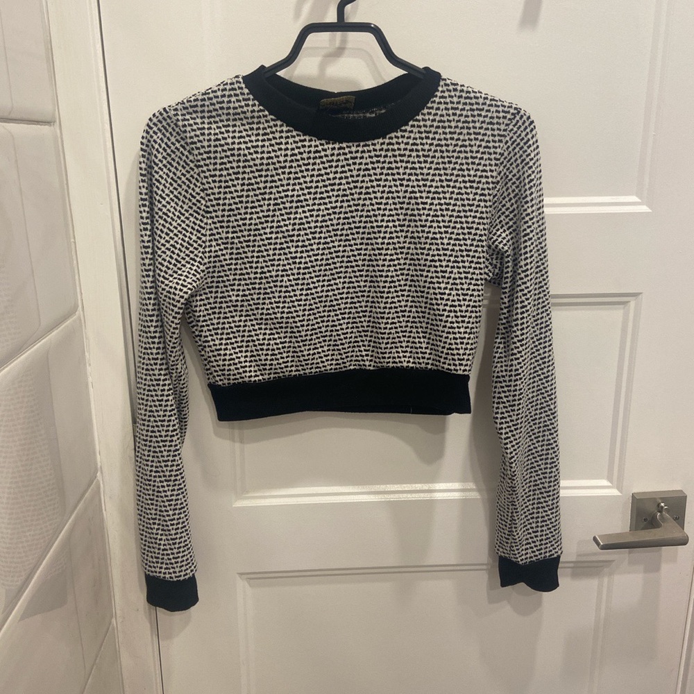 cropped textured sweater with rip cuffs and band